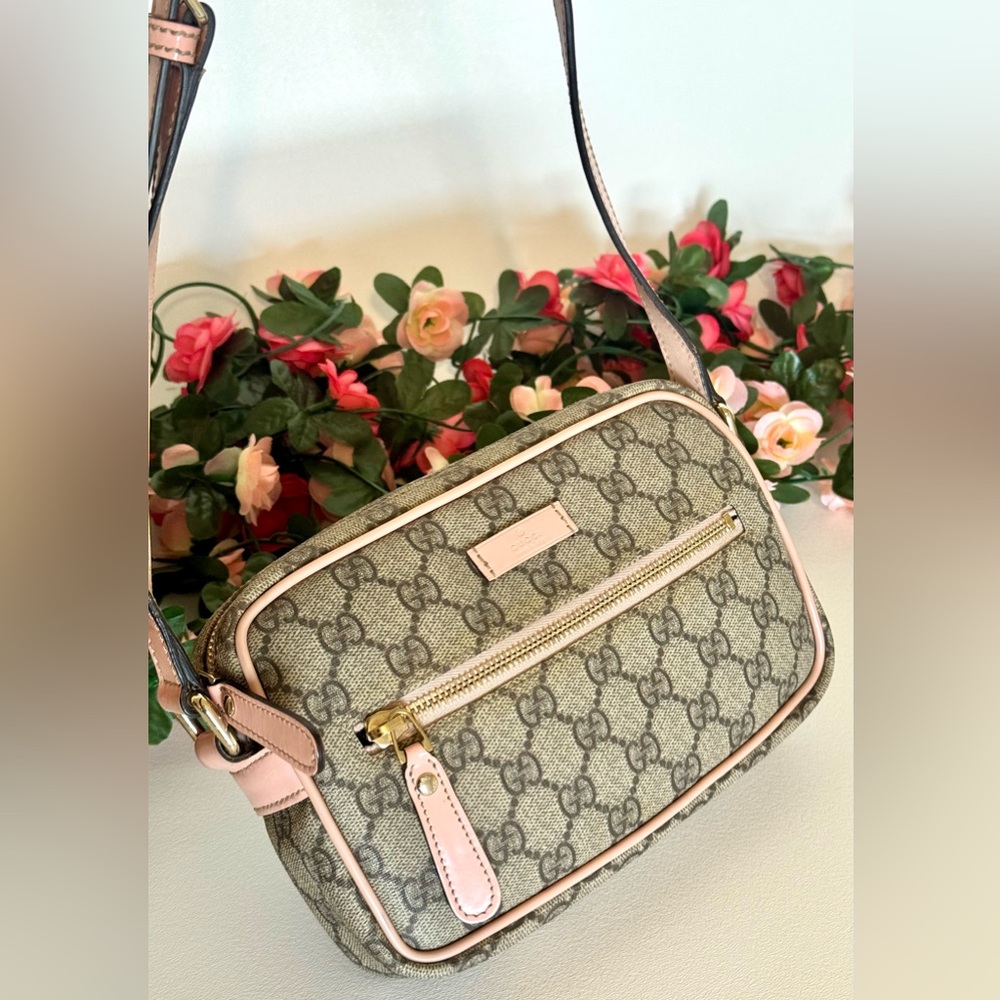 Stunning Gucci GG Supreme Canvas Crossbody Camera Bag Beige Pink - Picture 8 of 16